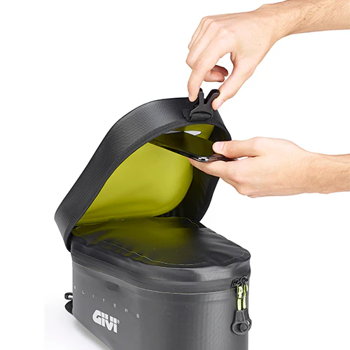Givi GRT716 Bolsa Moto Deposito interior amarillo  6Lts - Image 4